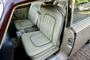 Image 21/50 of Rolls-Royce Silver Shadow II (1977)