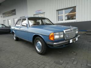 Bild 1/21 von Mercedes-Benz 200 D (1983)