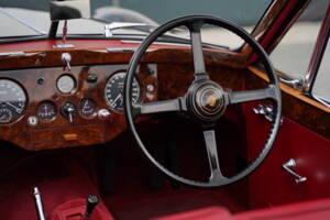 Image 21/50 of Jaguar XK 140 DHC (1956)