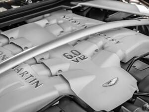 Immagine 40/50 di Aston Martin V12 Zagato (2013)
