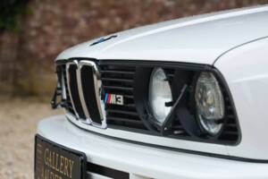 Image 9/50 of BMW M3 (1990)