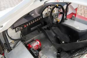 Image 19/28 of Lola T711 (1984)