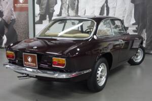 Bild 4/60 von Alfa Romeo Giulia GT 1300 Junior (1975)