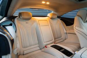 Image 27/48 of Mercedes-Benz S 63 AMG S 4MATIC (2018)