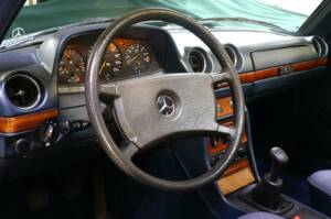 Bild 20/25 von Mercedes-Benz 280 TE (1985)
