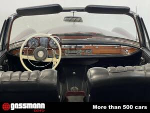 Image 10/15 of Mercedes-Benz 220 SE b (1965)