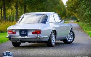 Bild 55/62 von Alfa Romeo 2000 GT Veloce (1974)