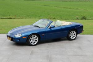 Image 28/50 de Jaguar XK8 4.0 (1997)
