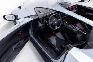 Bild 9/47 von Aston Martin V12 Speedster (2021)