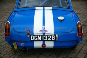 Image 37/45 of MG MGB GT (1964)