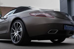 Image 14/45 of Mercedes-Benz SLS AMG Roadster (2012)