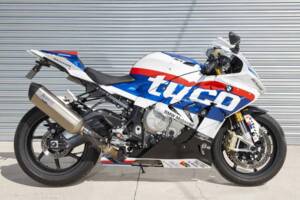 Bild 1/48 von BMW S 1000RR 'TYCO' BSB Race Replica (2016)