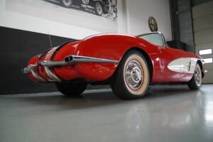 Image 35/50 of Chevrolet Corvette (1958)