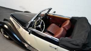 Image 24/33 de BMW 327 (1940)