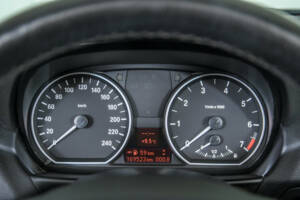 Image 22/50 of BMW 118i (2008)
