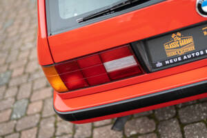 Bild 15/37 von BMW 316i Touring (1991)