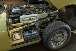 Image 17/28 of Jaguar E-Type V12 (1974)
