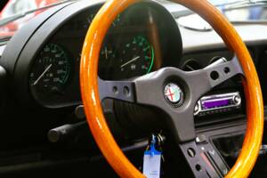 Bild 15/25 von Alfa Romeo 2.0 Spider (1993)
