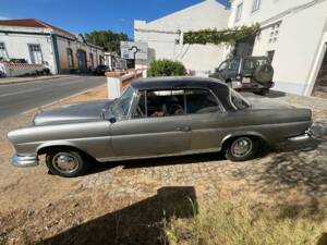 Afbeelding 1/8 van Mercedes-Benz 220 SE b (1961)