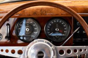 Image 40/50 of Daimler 2.5 Litre V8 (1965)