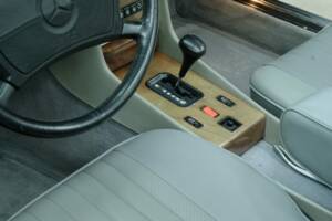 Image 34/50 de Mercedes-Benz 560 SL (1988)