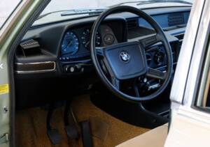 Bild 4/25 von BMW 525 (1977)