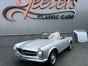 Image 1/50 of Mercedes-Benz 230 SL (1966)