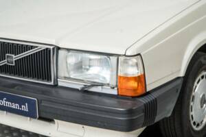 Image 22/50 of Volvo 740 GL (1987)
