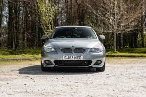 Bild 19/50 von BMW 550i (2006)