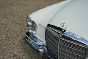 Image 38/50 of Mercedes-Benz 280 SE 3,5 (1970)