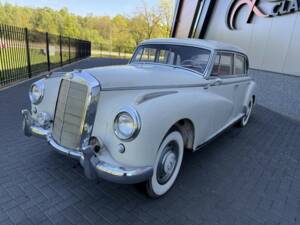 Afbeelding 3/50 van Mercedes-Benz 300 c (1956)