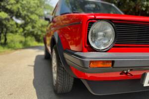 Image 2/31 de Volkswagen Golf I GTI 1.6 (1982)