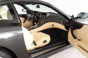 Bild 35/47 von Ferrari 550 Maranello (1997)
