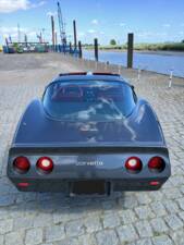 Imagen 2/11 de Chevrolet Corvette Sting Ray (1981)