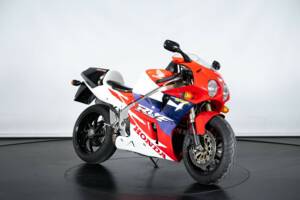 Immagine 6/42 di Honda RVF 750 (1994)