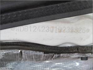Image 10/71 of Mercedes-Benz 300 E 4-Matic (1990)