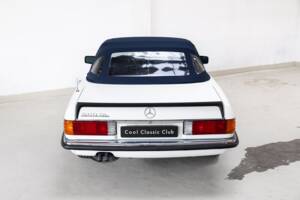 Image 9/35 de Mercedes-Benz 500 SL (1984)