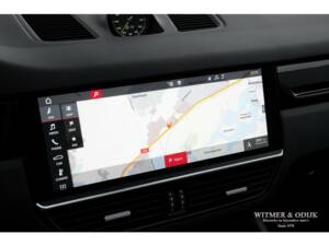 Image 21/37 of Porsche Cayenne E-Hybrid (2018)