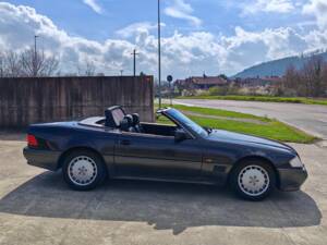 Image 12/42 of Mercedes-Benz 300 SL-24 (1992)