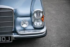 Image 26/32 of Mercedes-Benz 300 SEL 6.3 (1971)