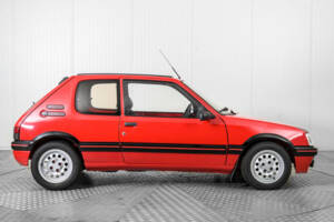 Image 10/50 de Peugeot 205 GTi 1.6 (1986)