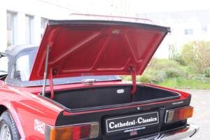 Image 6/49 of Triumph TR 6 (1976)