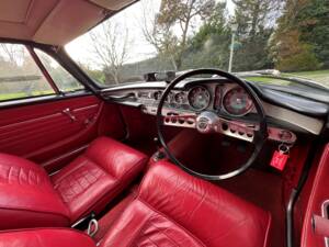 Image 25/28 of Volvo 1800 S (1965)