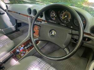 Imagen 32/50 de Mercedes-Benz 300 SL (1988)