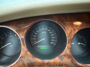 Immagine 13/21 di Jaguar XK8 4.2 (2004)