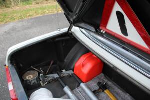 Image 21/22 of Mercedes-Benz 200 (1978)