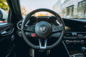 Bild 17/26 von Alfa Romeo Giulia Quadrifoglio (2017)