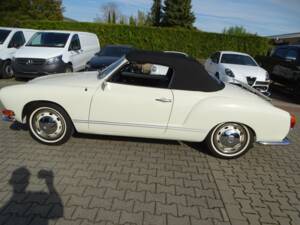 Image 24/26 de Volkswagen Karmann Ghia 1600 (1971)