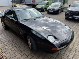 Image 10/31 of Porsche 928 GTS (1993)