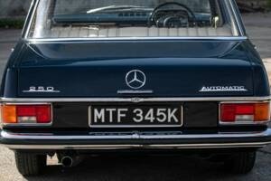 Image 40/50 of Mercedes-Benz 250 (1972)